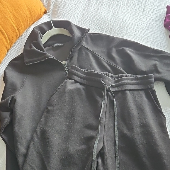 Chic Black 1/4 Zip Sweater and Pants Set - Picture 2 of 2